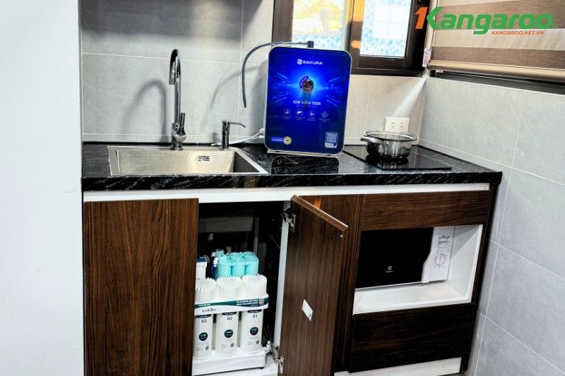 Hình ảnh máy SKB200 kết nối với máy lọc nước không tủ để gầm