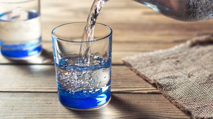 Nước bù khoáng là gì? Tác dụng của việc uống nước bù khoáng
