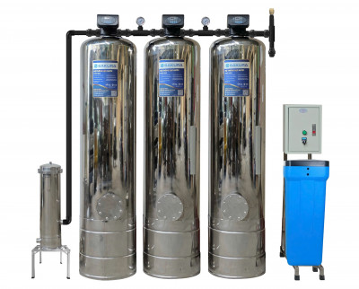 Máy lọc nước tổng đầu nguồn inox 304 công xuất 3m3/h 3 cột áp lực tự động sục rửa Sakura SKT303I